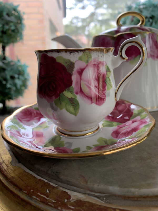 kaffekopp-fran-royal-albert-old-english -rose