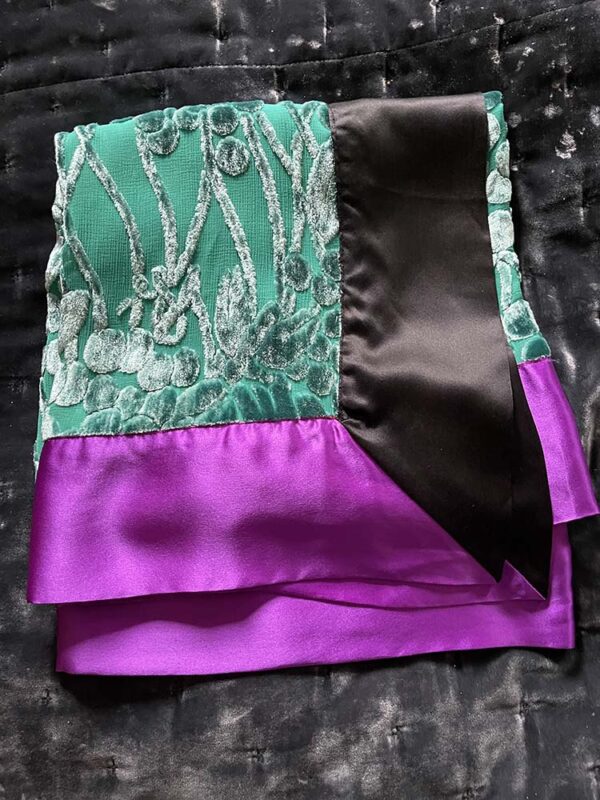 stor-schal-fran-yves-saint-laurent
